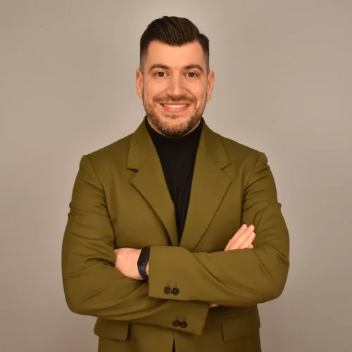 Διερμηνέας νοηματικής γλώσσας Γιώργος Στάθης από HandsUp